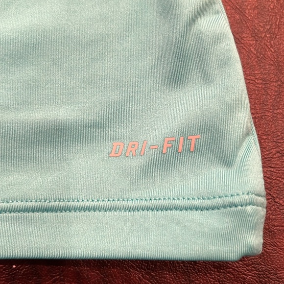 Nike Dry-Fit Green Top - Picture 3 of 4